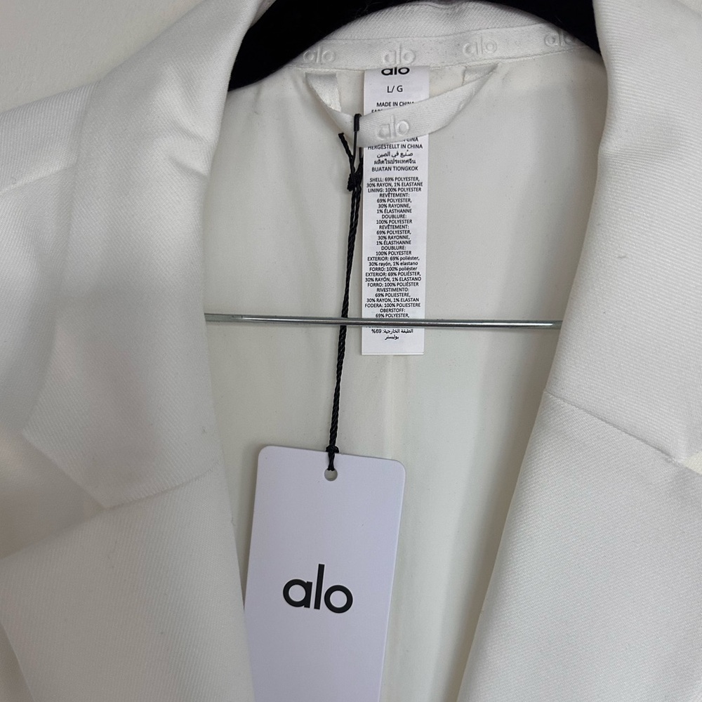 NEW!! NWT ALO Women's White Cropped Blazer - Picture 4 of 5